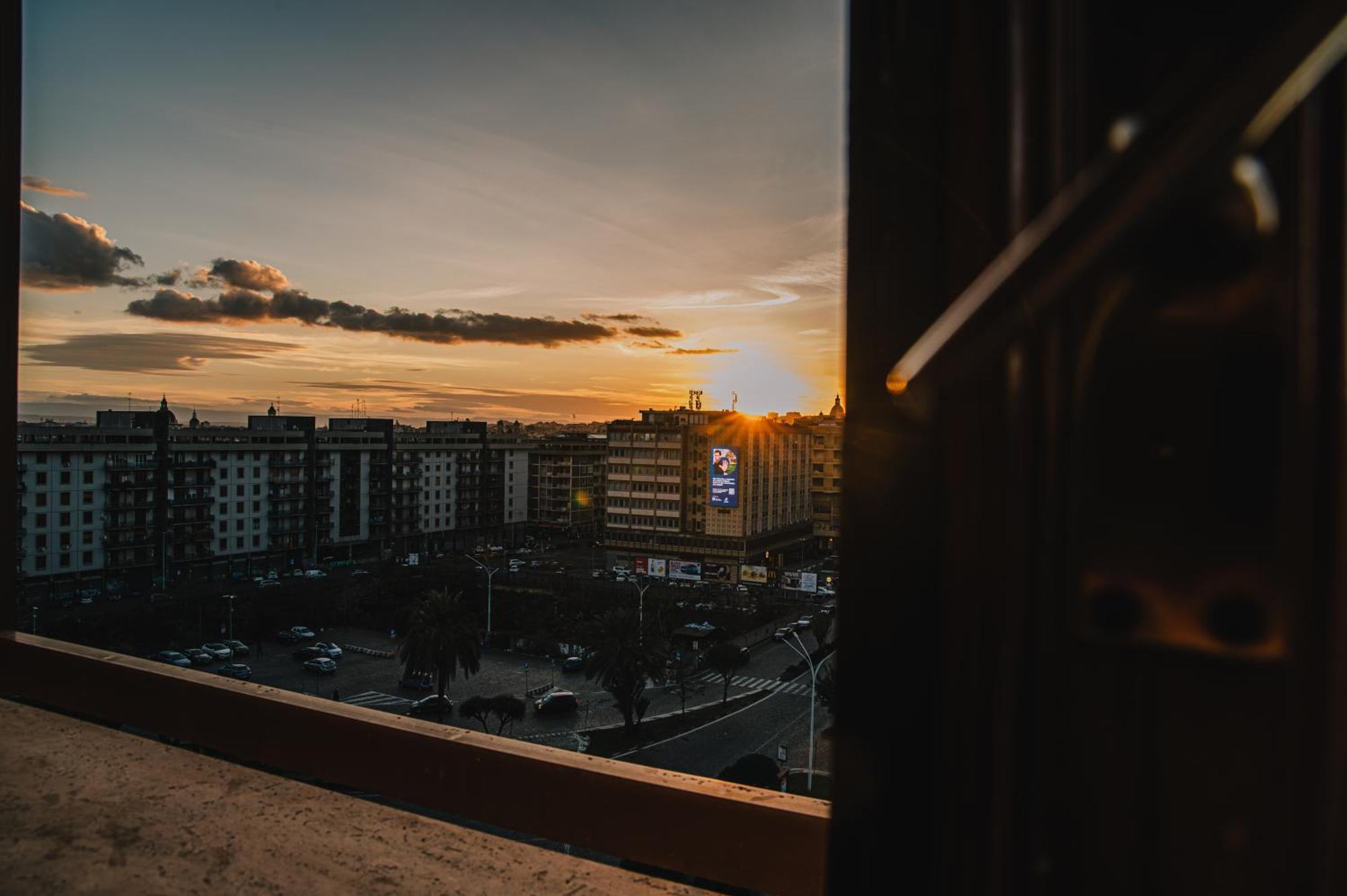 Alta Dimora B&B Suites Катанія Екстер'єр фото