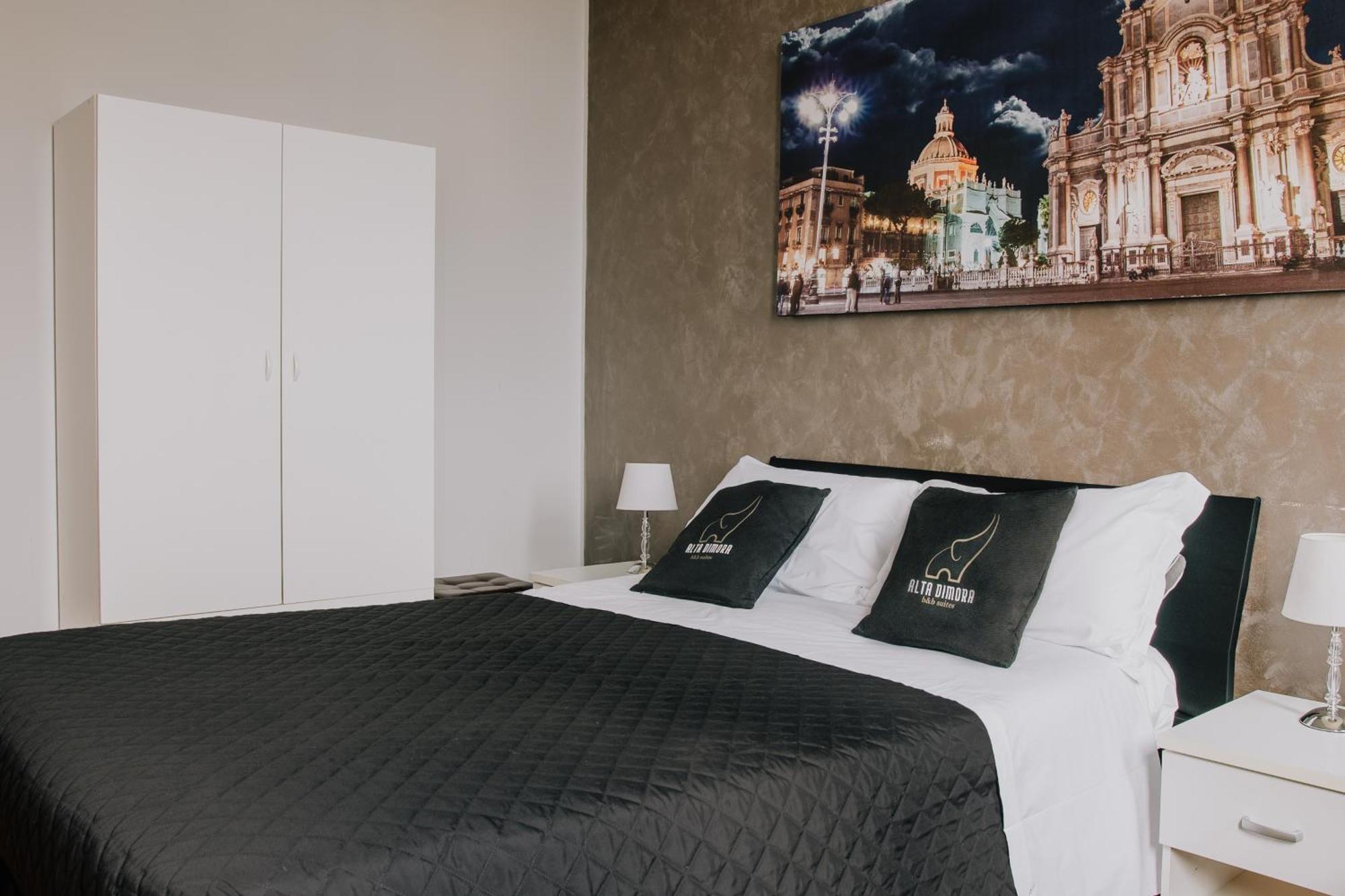 Alta Dimora B&B Suites Катанія Екстер'єр фото